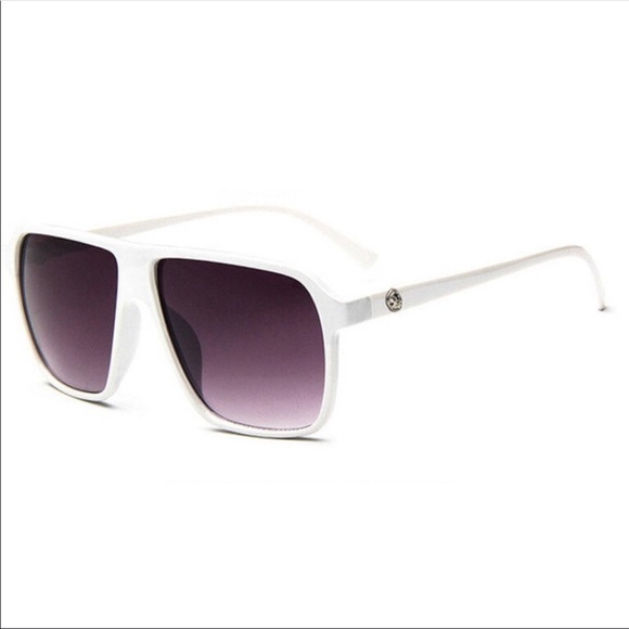 Accessories - NWT Retro Square Frame White sunglasses